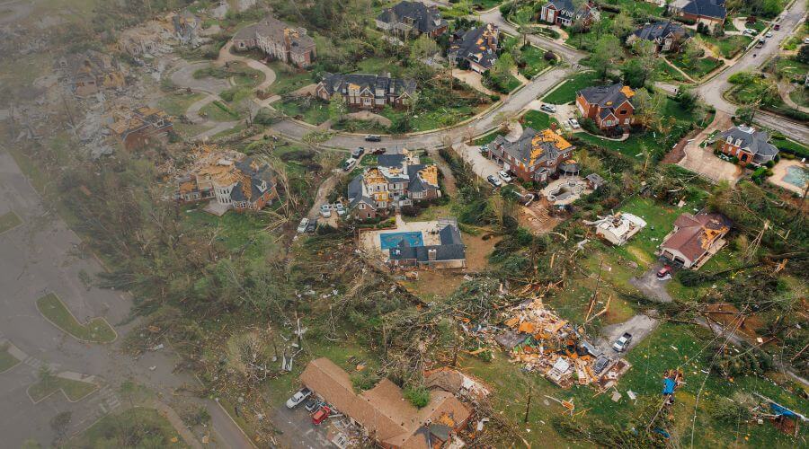 Why choose water damage restoration service for basement flood restoration services in Renton